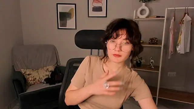 Snapshot of Stefani_Rouds chatting on 02/10/26, 12:04 Stefani Rouds online show from 02/10/26, 12:04