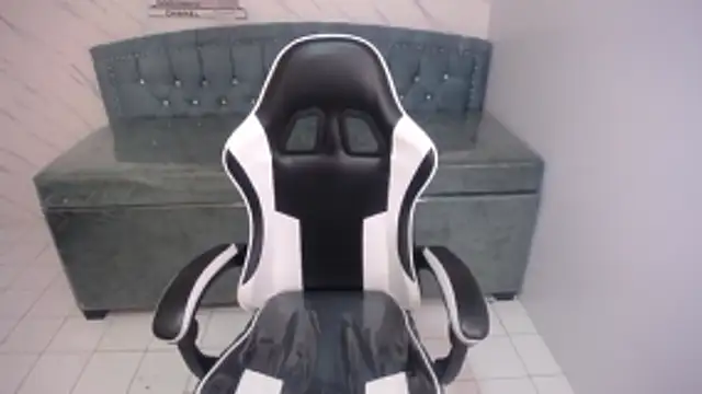 elizabeth t  online show from 04/24/26, 12:51