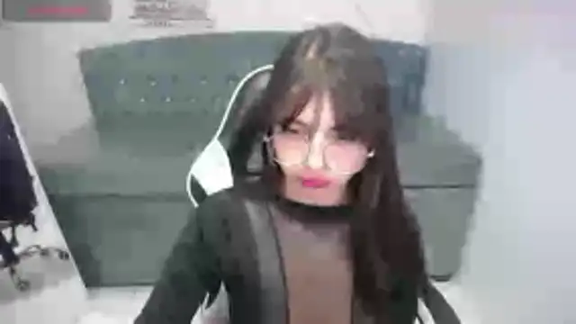 elizabeth t  online show from 04/16/26, 08:20