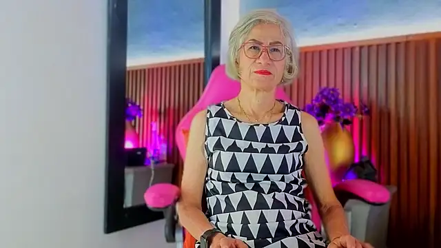 miss monserrate01 online show from 04/11/26, 01:59