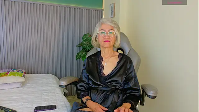 Snapshot of miss_monserrate01 chatting on 06/29/26, 02:17 miss monserrate01 online show from 06/29/26, 02:17