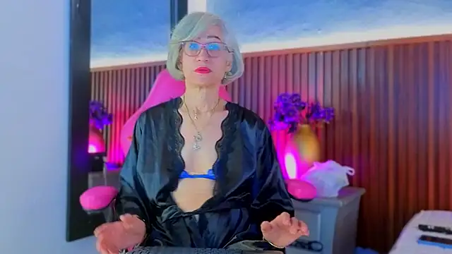 miss monserrate01 online show from 04/10/26, 02:02