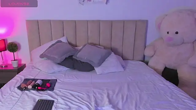 Snapshot of AmberRaiden chatting on 02/08/26, 03:37 AmberRaiden online show from 02/08/26, 03:37