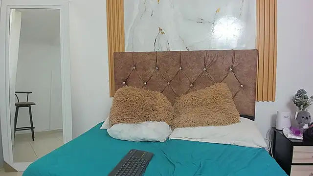 Snapshot of Candyfox2606 chatting on 02/11/26, 05:35 Candyfox2606 online show from 02/11/26, 05:35