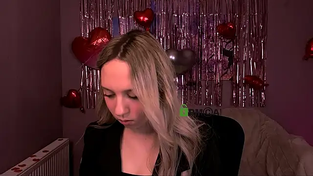 Snapshot of tiffani_murr chatting on 02/13/26, 11:10 tiffani murr online show from 02/13/26, 11:10