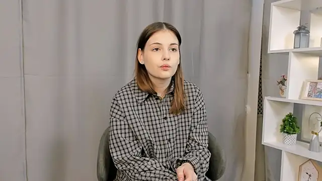 Snapshot of OletaSittner chatting on 02/05/26, 01:07 OletaSittner online show from 02/05/26, 01:07