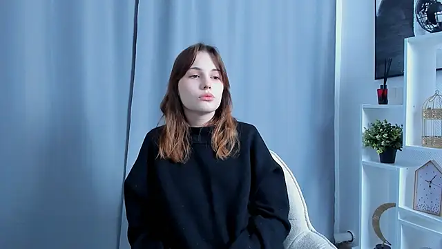 Snapshot of OletaSittner chatting on 02/04/26, 03:29 OletaSittner online show from 02/04/26, 03:29