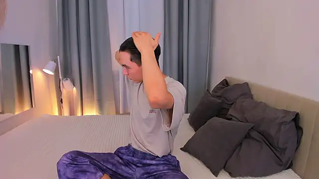 Snapshot of Ian_Harrickton chatting on 02/28/26, 05:29 Ian Harrickton online show from 02/28/26, 05:29