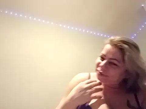 Snapshot of lovebaby69 chatting on 02/05/26, 05:42 lovebaby69 online show from 02/05/26, 05:42