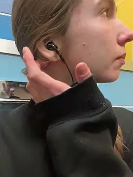 Snapshot of Bubble_Chloe chatting on 02/24/26, 02:29 Bubble Chloe online show from 02/24/26, 02:29