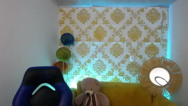 ALISS M  online show from 04/08/26, 07:48