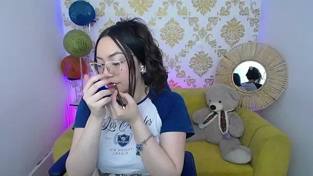 ALISS M  online show from 02/17/26, 07:44