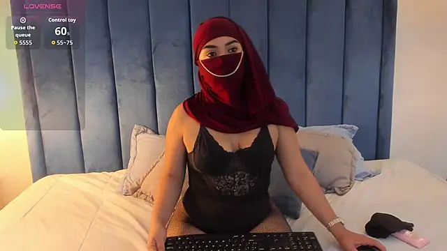 fatimarab   online show from 02/06/26, 01:34