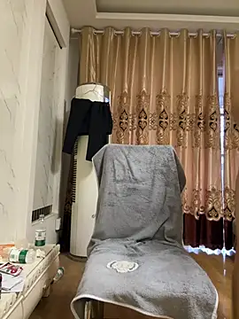 LXR77887 online show from 02/15/26, 08:46