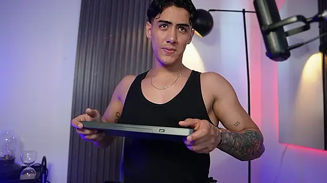 TaylerCross  online show from 02/07/26, 07:11