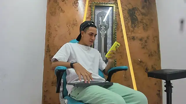 Snapshot of David_Bigcock20 chatting on 02/15/26, 07:46 David Bigcock20 online show from 02/15/26, 07:46