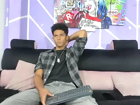 Snapshot of Yoel_hot2004 chatting on 04/14/26, 07:19 Yoel hot2004 online show from 04/14/26, 07:19