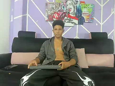 Snapshot of Yoel_hot2004 chatting on 04/05/26, 07:42 Yoel hot2004 online show from 04/05/26, 07:42