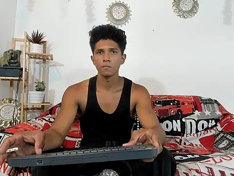 Snapshot of Yoel_hot2004 chatting on 02/13/26, 07:25 Yoel hot2004 online show from 02/13/26, 07:25