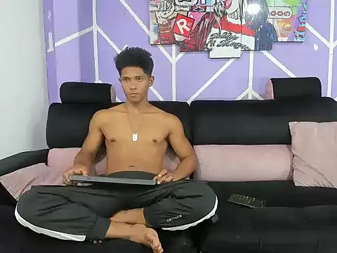 Snapshot of Yoel_hot2004 chatting on 04/11/26, 07:16 Yoel hot2004 online show from 04/11/26, 07:16