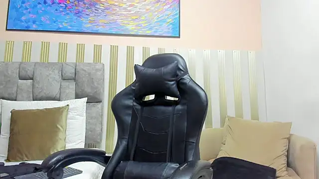 nina glow online show from 04/04/26, 11:39