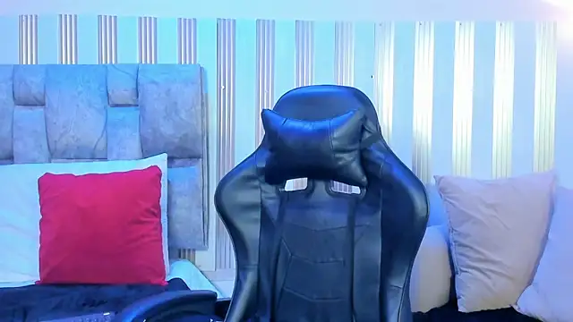 nina glow online show from 02/16/26, 12:04