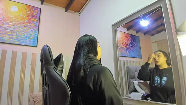 nina glow online show from 03/29/26, 11:23