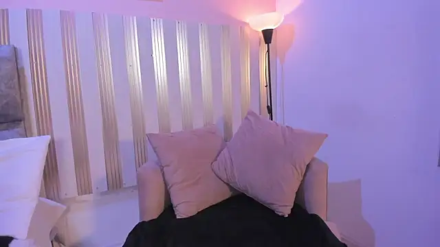 nina glow online show from 03/04/26, 11:29