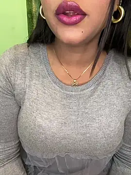 Snapshot of LIZNA_0 chatting on 02/15/26, 05:34 LIZNA 0 online show from 02/15/26, 05:34