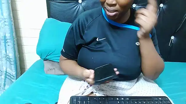 Snapshot of babyotria12 chatting on 04/13/26, 04:38 babyotria12 online show from 04/13/26, 04:38