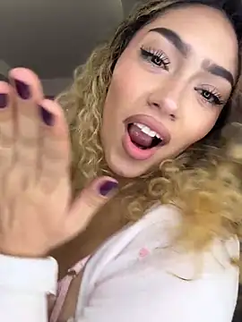 Maddy Beluci online show from 04/11/26, 12:07
