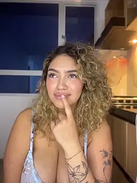 Maddy Beluci online show from 05/18/26, 04:07