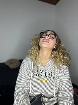 Maddy Beluci online show from 07/11/26, 12:11