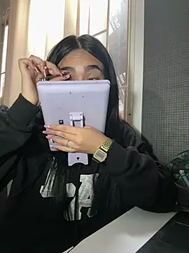 Sara Fernandez  online show from 02/20/26, 01:57