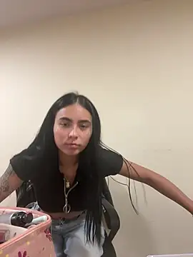 Sara Fernandez  online show from 03/24/26, 05:24