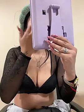 Sara Fernandez  online show from 03/03/26, 02:13