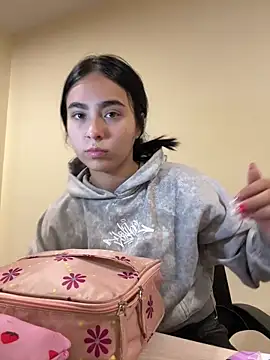 Sara Fernandez  online show from 03/27/26, 02:40