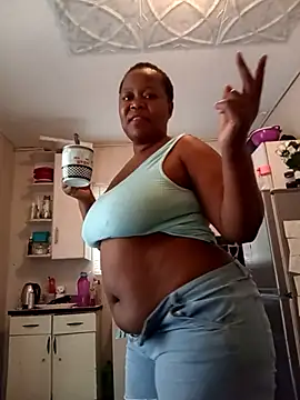 Snapshot of lah17 chatting on 02/25/26, 10:48 lah17 online show from 02/25/26, 10:48