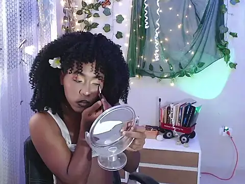 Snapshot of zafiro_blu chatting on 02/04/26, 02:12 zafiro blu online show from 02/04/26, 02:12