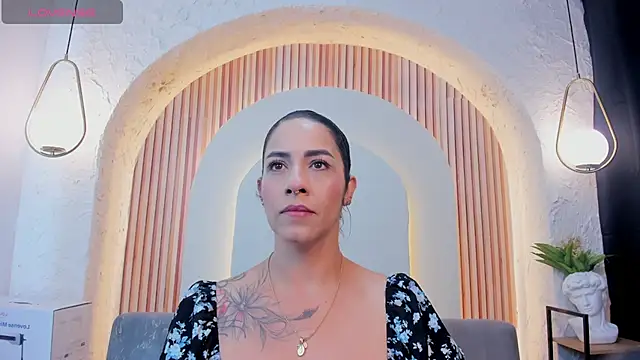 violet scott  online show from 04/10/26, 10:11