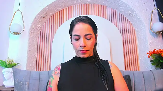 Snapshot of violet_scott_ chatting on 06/01/26, 10:26 violet scott online show from 06/01/26, 10:26