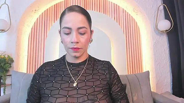 Snapshot of violet_scott_ chatting on 06/27/26, 10:54 violet scott online show from 06/27/26, 10:54