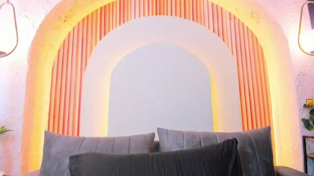 Snapshot of violet_scott_ chatting on 06/12/26, 10:35 violet scott online show from 06/12/26, 10:35