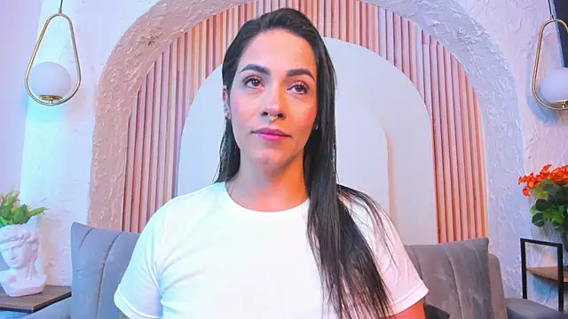 Snapshot of violet_scott_ chatting on 05/27/26, 10:33 violet scott online show from 05/27/26, 10:33