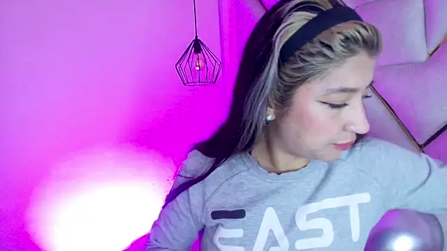 Snapshot of Dahiana_Dmour_ chatting on 02/05/26, 12:23 Dahiana Dmour online show from 02/05/26, 12:23