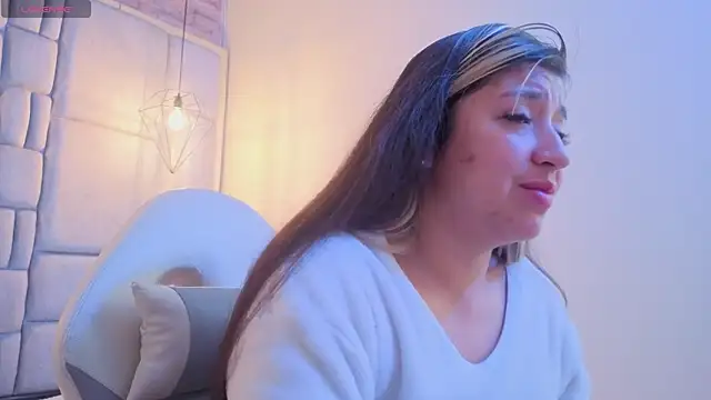 Dahiana Dmour  online show from 07/11/26, 12:05