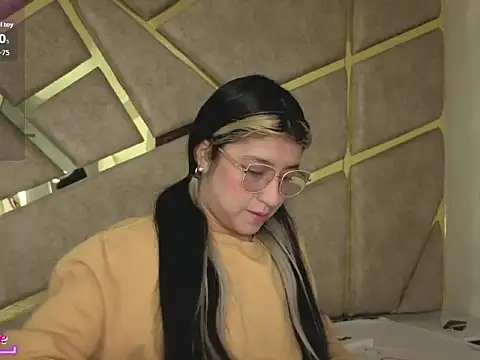 Snapshot of Dahiana_Dmour_ chatting on 02/24/26, 12:39 Dahiana Dmour online show from 02/24/26, 12:39