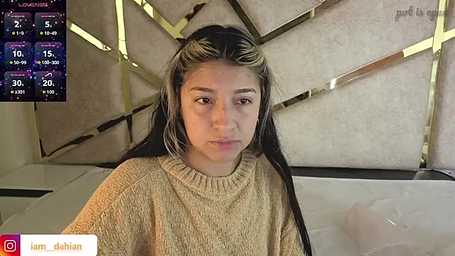 Dahiana Dmour  online show from 03/05/26, 12:35