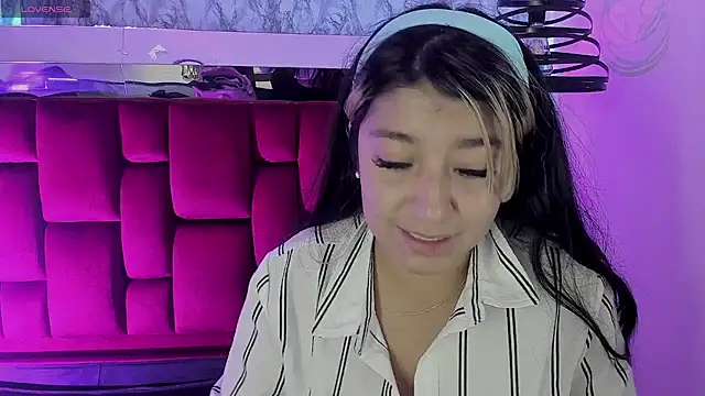 Dahiana Dmour  online show from 05/14/26, 12:24