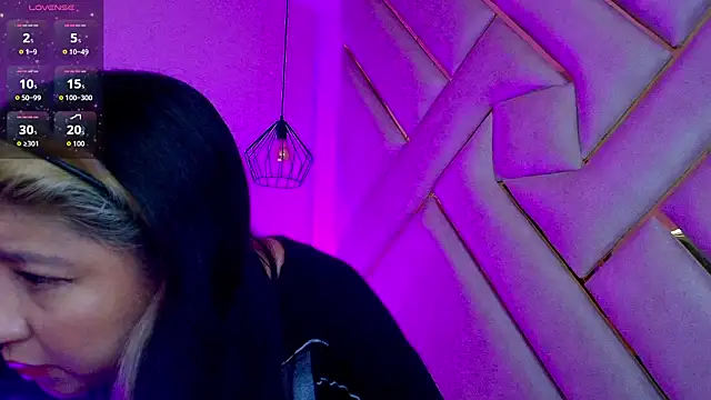 Snapshot of Dahiana_Dmour_ chatting on 02/20/26, 01:35 Dahiana Dmour online show from 02/20/26, 01:35